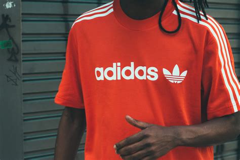 ADIDAS（アディダス ）のタグで年代を判別する方法 .